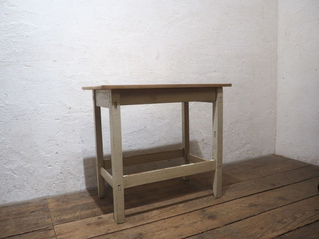 1270 ビンテージ　ペンキのテーブル　デスク　作業台　レトロ　シャビー　古家具 レトロ ミシン脚 テーブル デスク 机 ヴィンテージ 作業台 ワーク 無垢