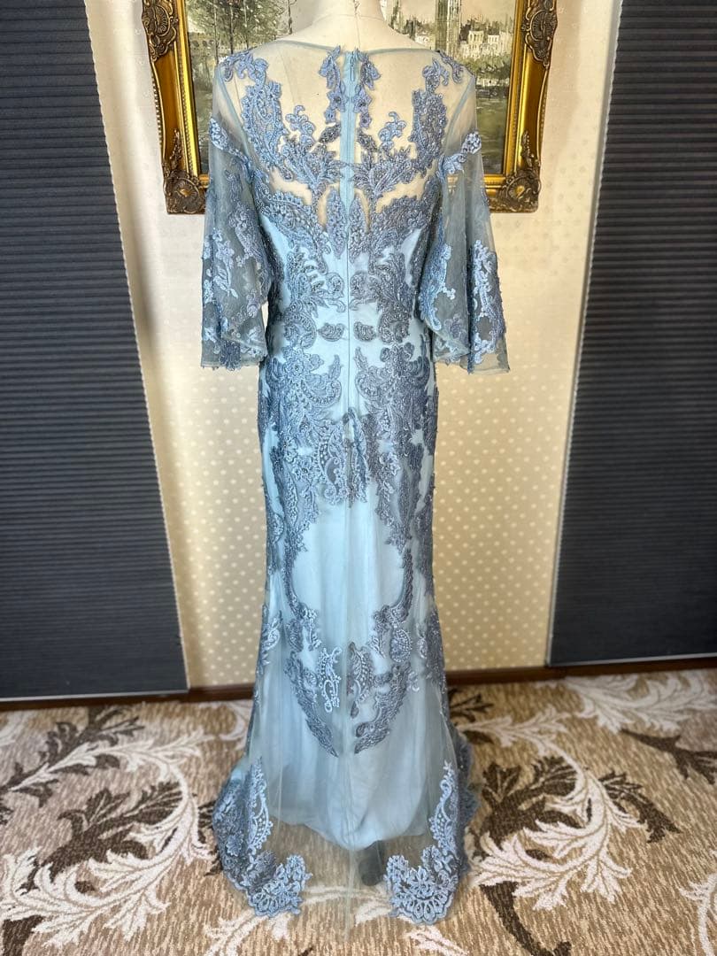 シルバー水色 刺繍入り ロングドレス フレアスリーブ