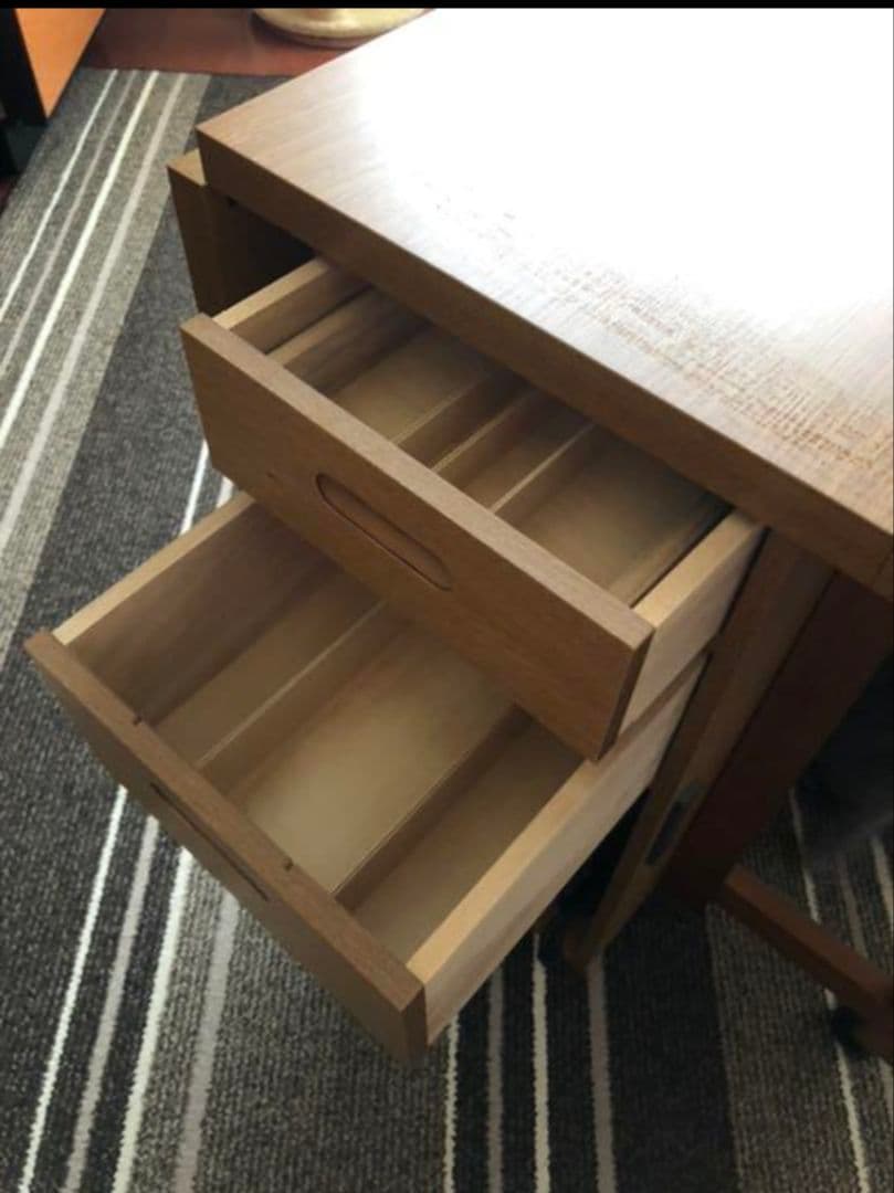 高橋昌子のソーイングデスク - メルカリ