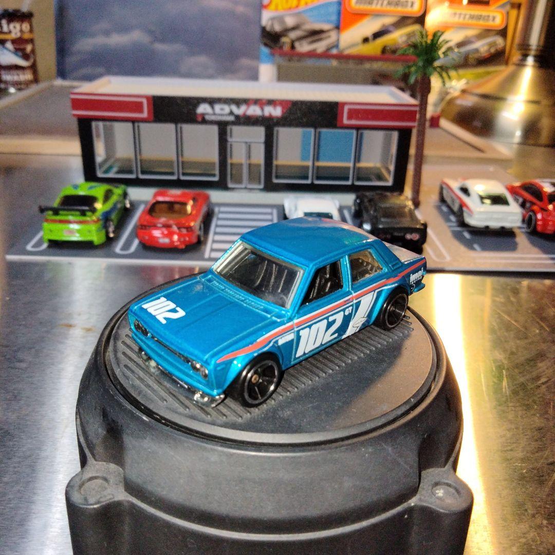 ホットウィール12台セット　ニッサン　マツダ　　　三菱　デコトラ　軽トラ