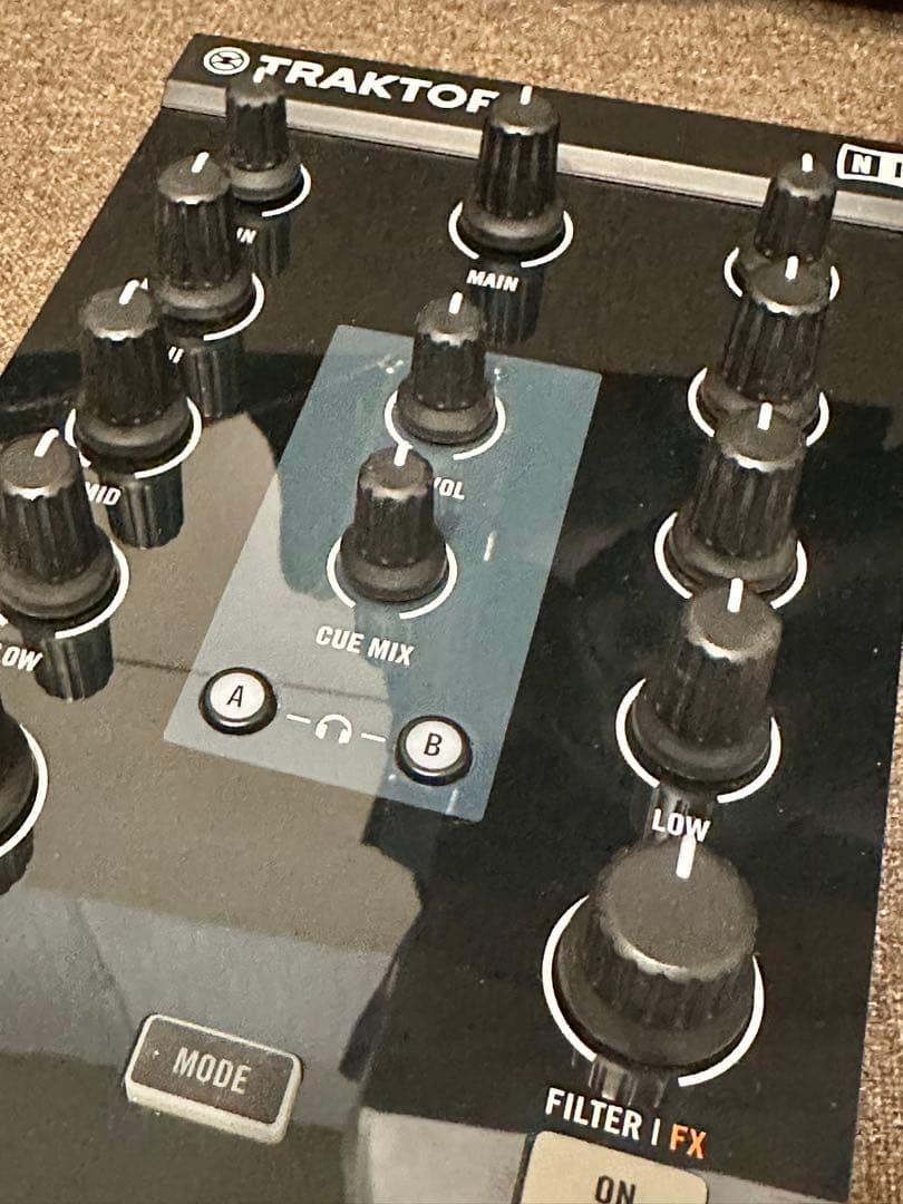 TRAKTOR KONTROL Z1 USB Lightning NI