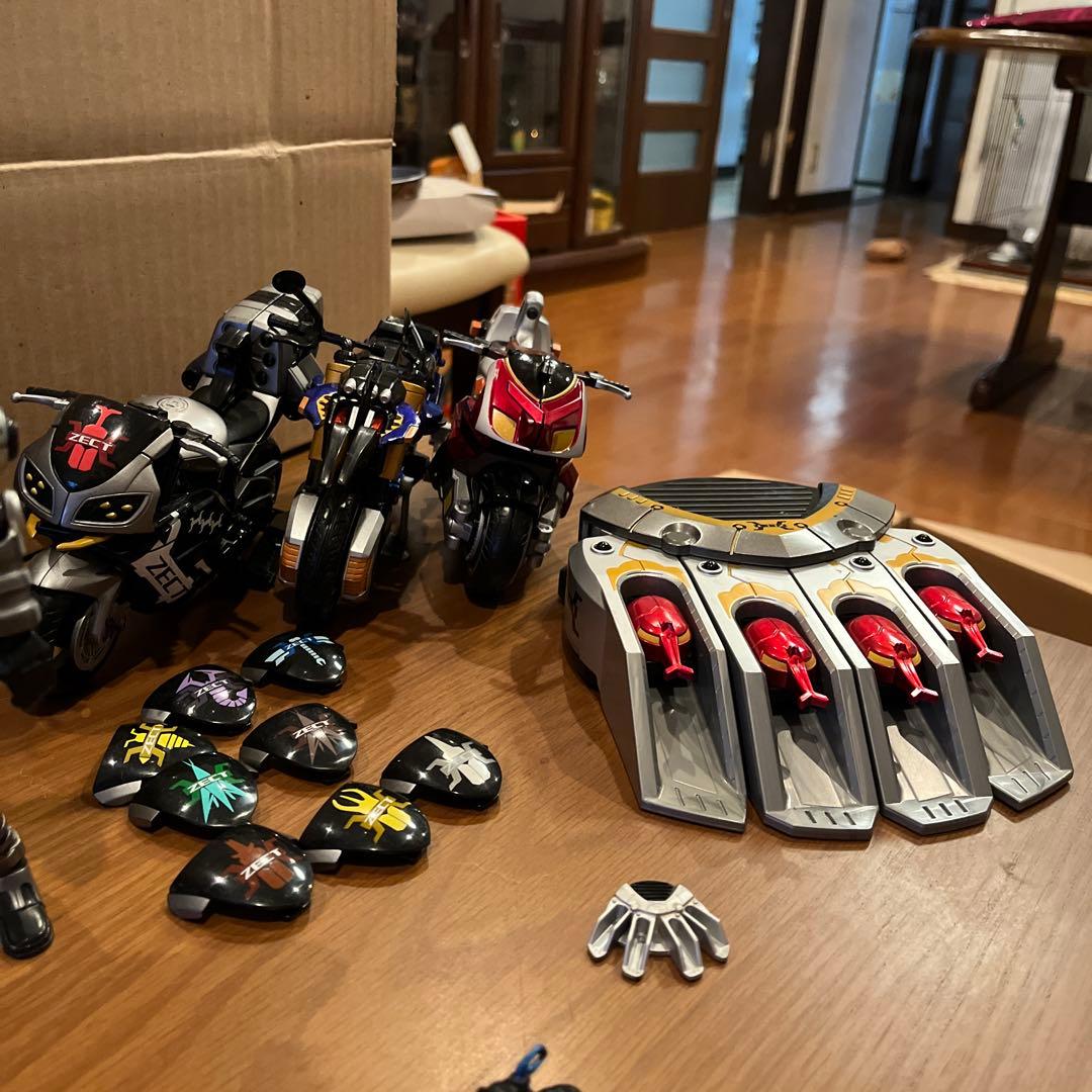 d*9様 絶版　仮面ライダーカブトフィギュアセット 武器付き　バイク付き　説明書