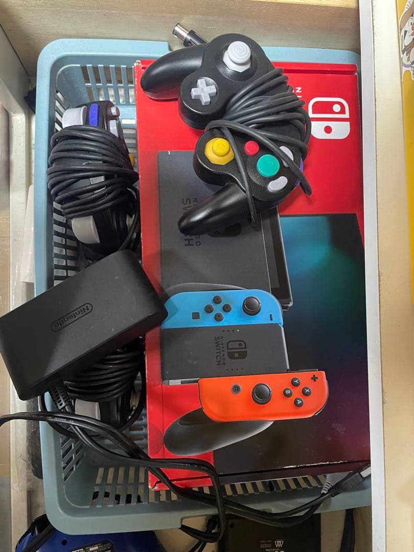 Nintendo Switch 本体 ブラック/青/黄