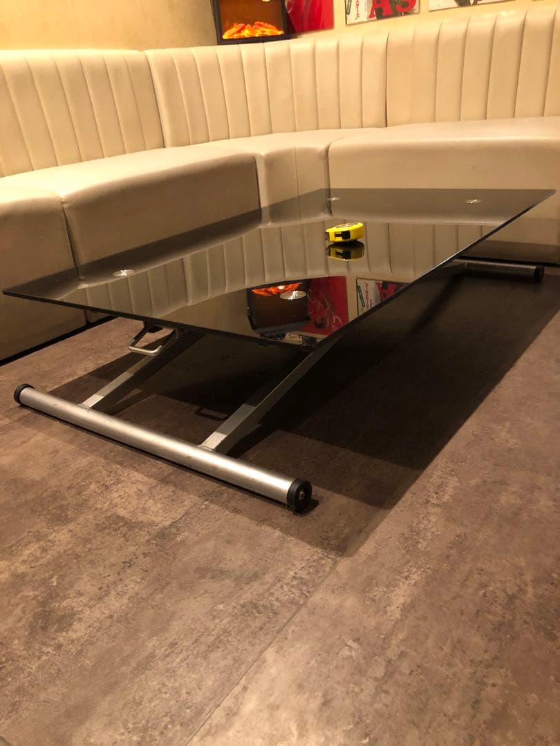 ガラステーブル（ブラック）無段階昇降式25cm〜75cm作業台にもおすすめ