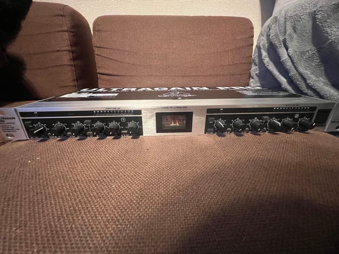 behringer ULTRAGAIN PRO MIC2200 マイクプリアンプ