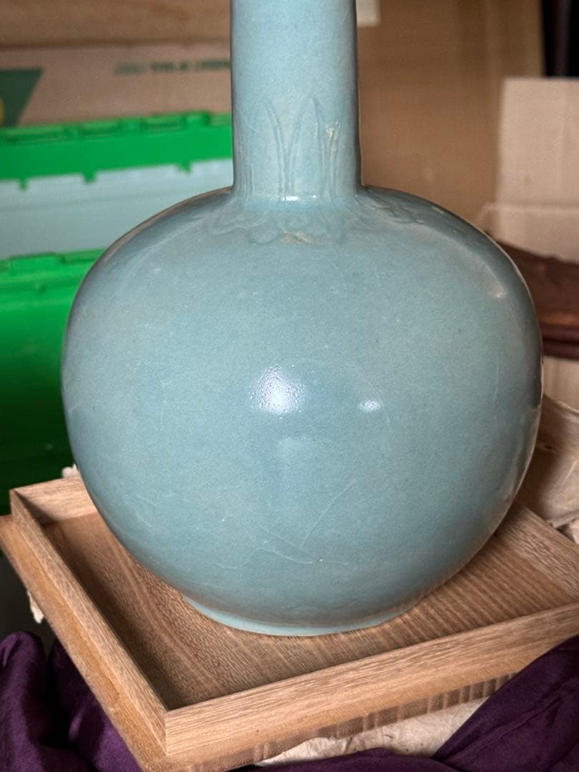 ‼️最後の値段‼️リサイクルFORT‼️唐物⑨‼️中国製の青磁が美しい一輪挿し花瓶‼️箱入