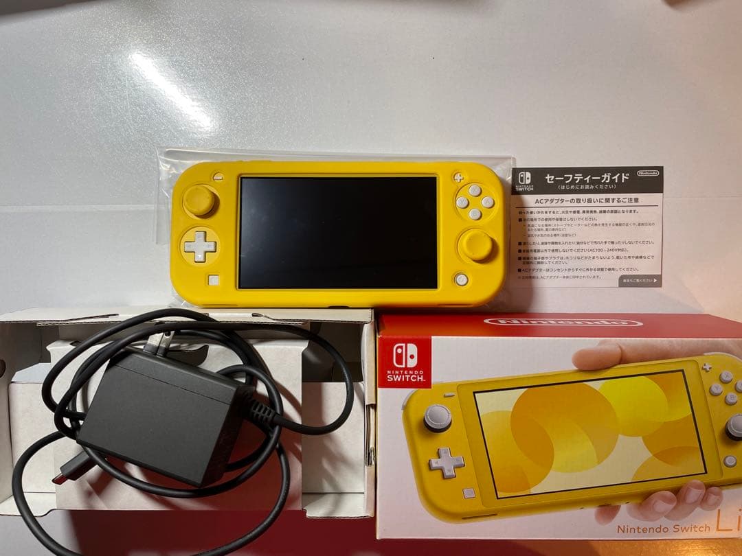 NINTENDO SWITCH LITE 黄色
