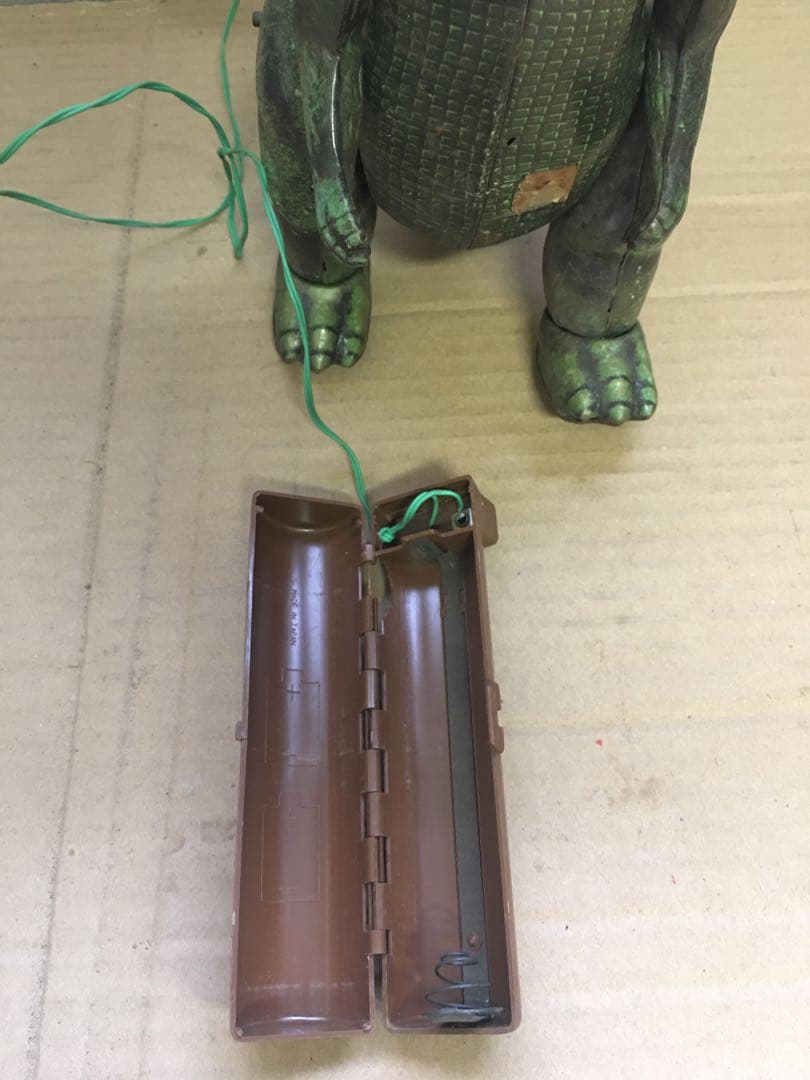 恐怖の地底怪獣バラゴン　ブリキ　ラジコン