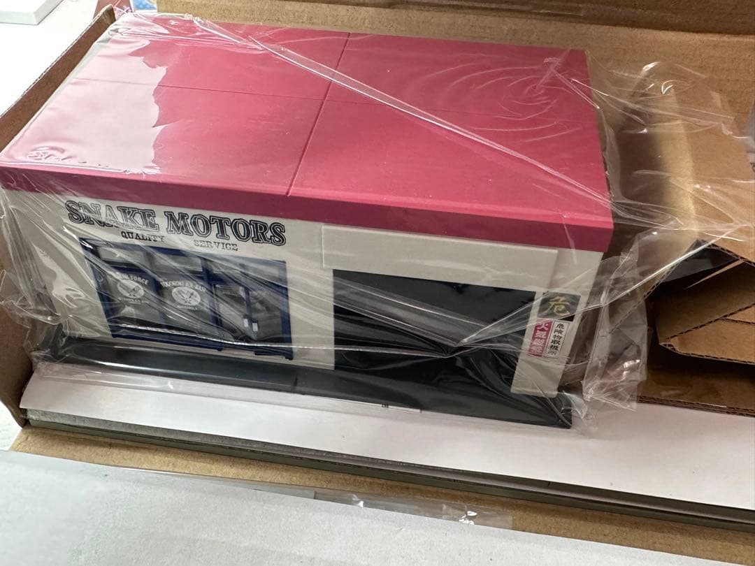 トミカラマ　スネークモータース社屋 ジオラマ　1/64