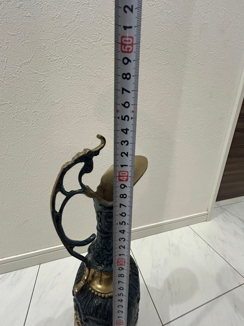 装飾的な金属製花瓶 真鍮製　中古品