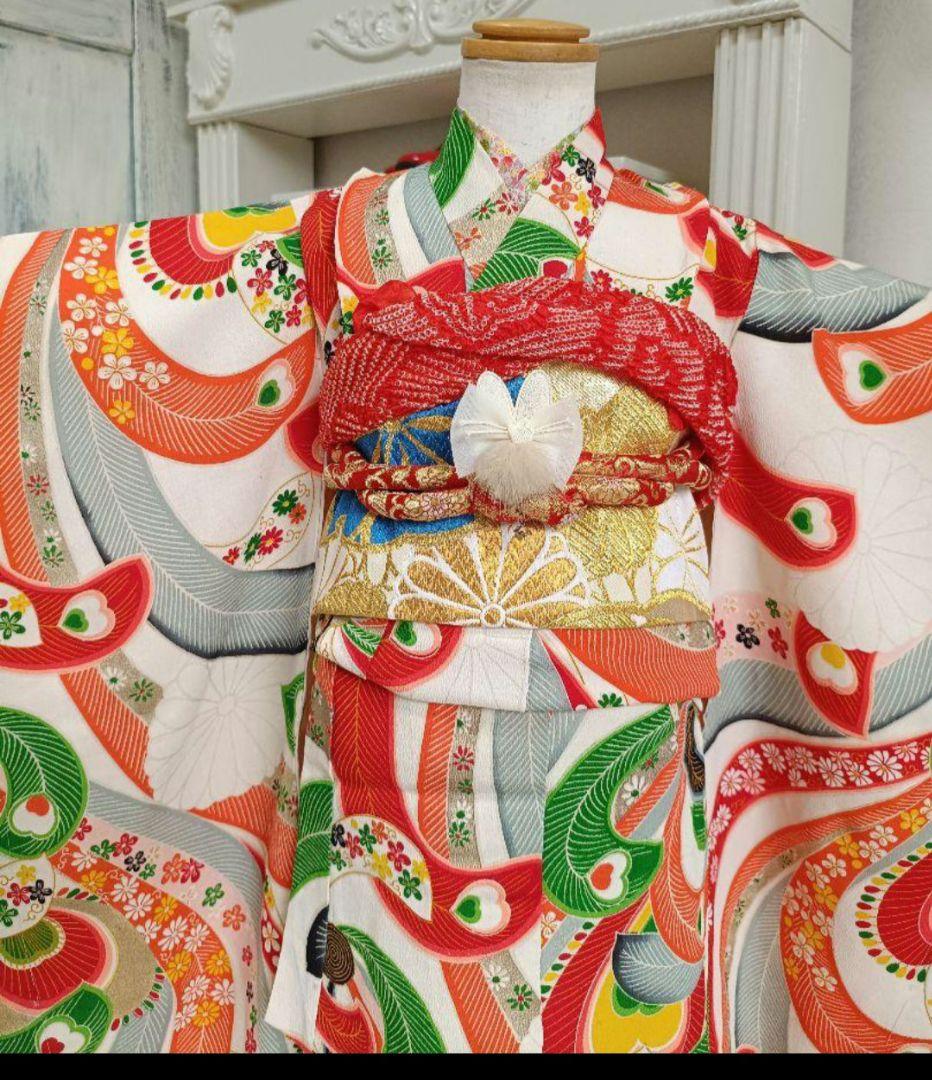 アンティーククリーム色にカラフル模様の着物単品☆2歳から3歳