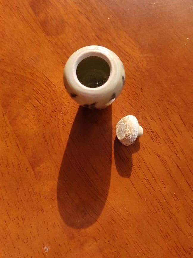 【高さ約4㌢】ミニチュアつぼ