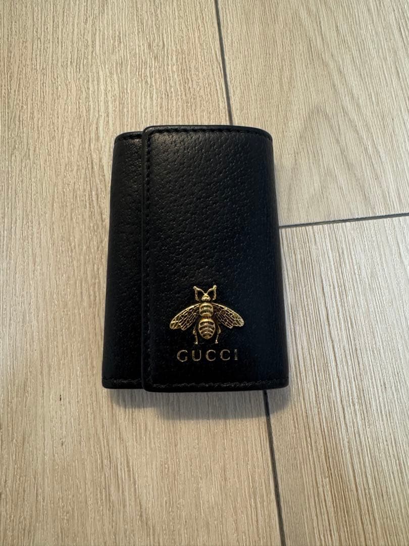 GUCCI キーケース 蜂 ビー ブラック レザー ゴールド金具 6連キーケース