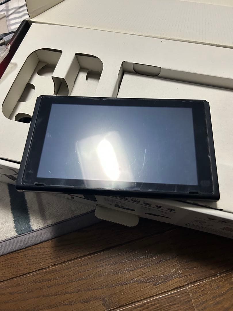 Nintendo Switch 本体 箱付き ジョイコンなし