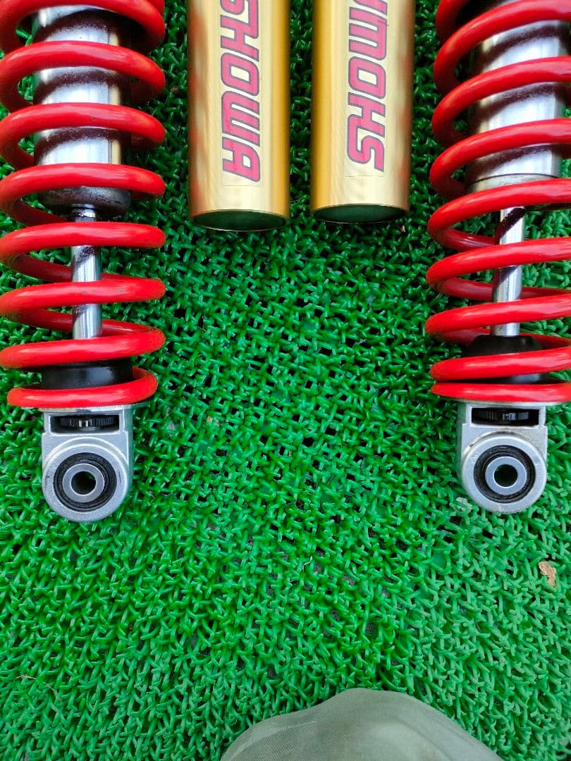 CB1300SF リアサスペンション 左右 SHOWA 純正 SC40 品薄