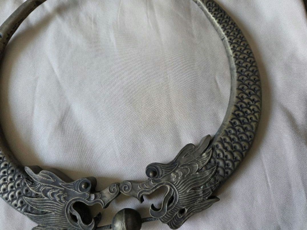 アジアンヴィンテージ 混合シルバー（？） 龍と玉 少数民族 正装