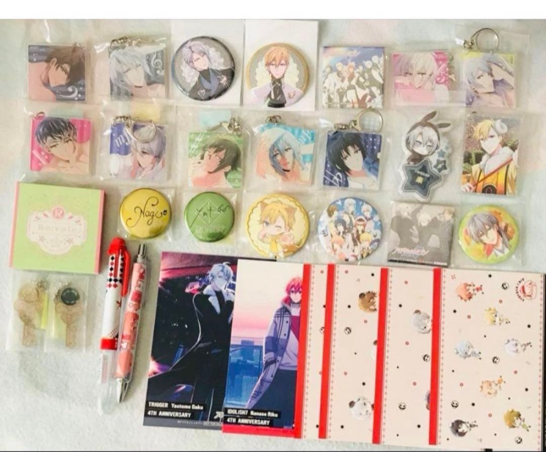 アイナナ まとめ売り　紙類　アクリル類　メイク用品　Blu-ray等