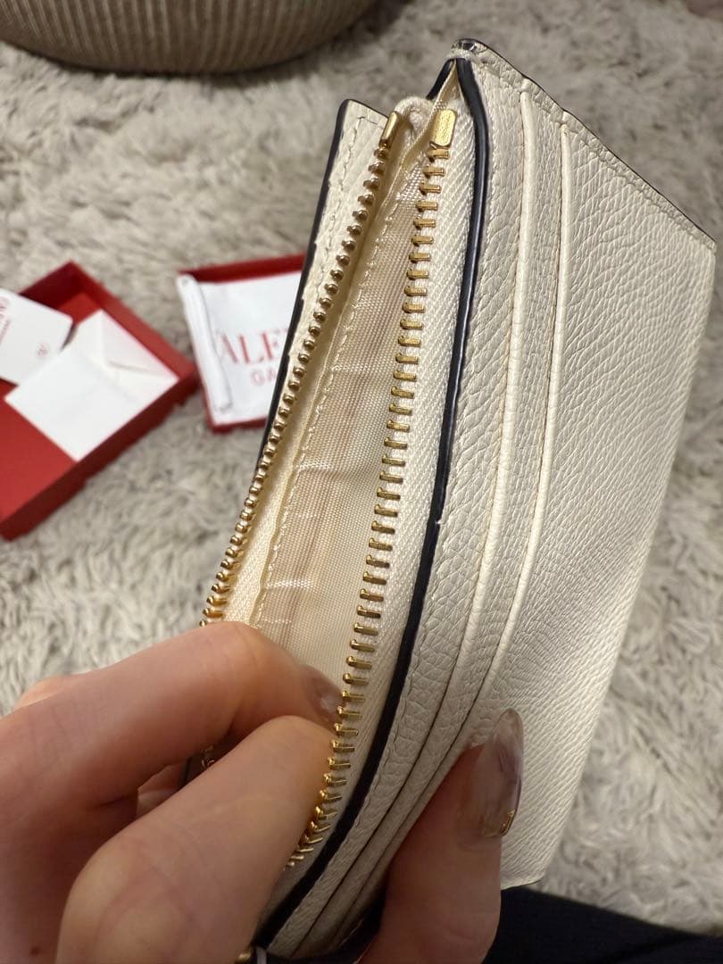 バレンチノ　二つ折りレディース財布