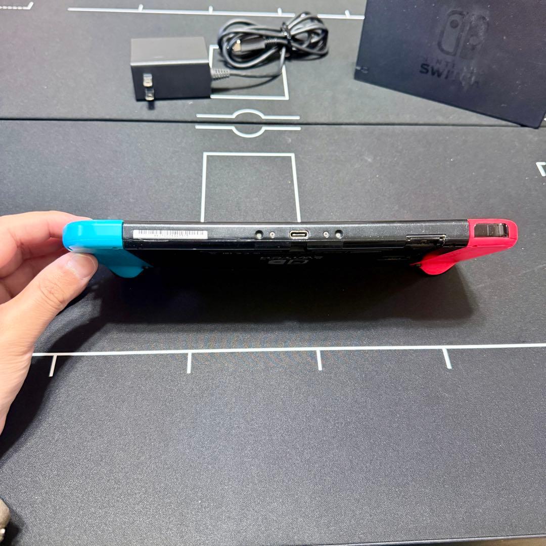 最終値下NintendoSwitch本体赤/青 充電器