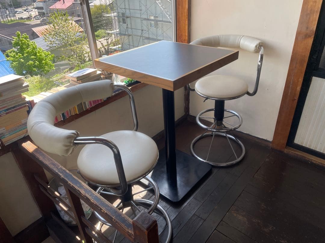 【6/25迄】ホワイトレザー油圧式バーチェア　カウンターチェア バースツール ①