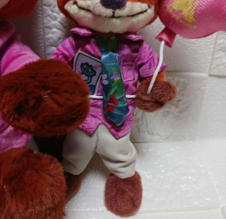 ズートピア　ポージーペンケース　ぬいぐるみバッジ　ニック　2点セット