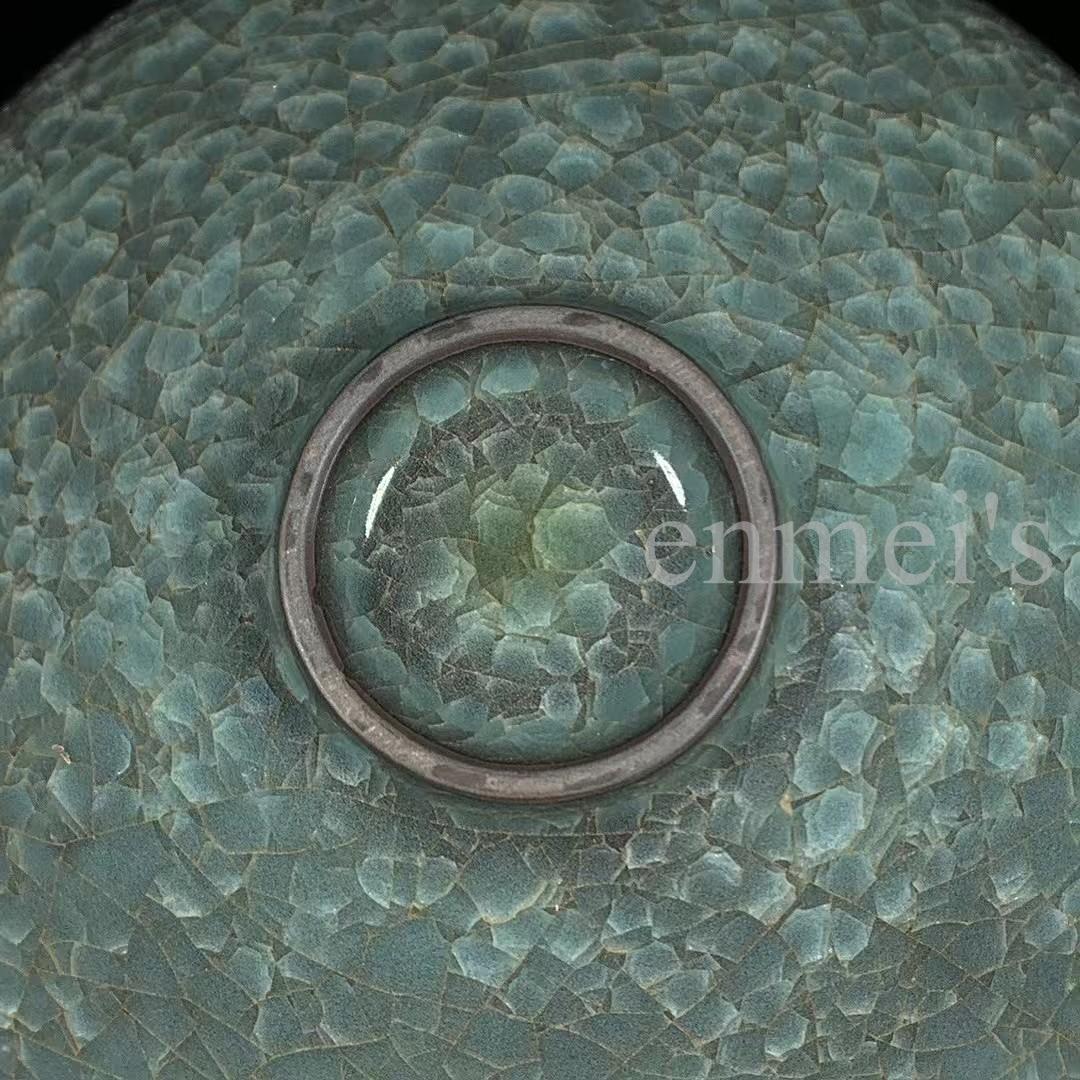 中国古美術・旧蔵品 宋代 官窑 冰裂纹斗笠碗（広口碗）・置物・