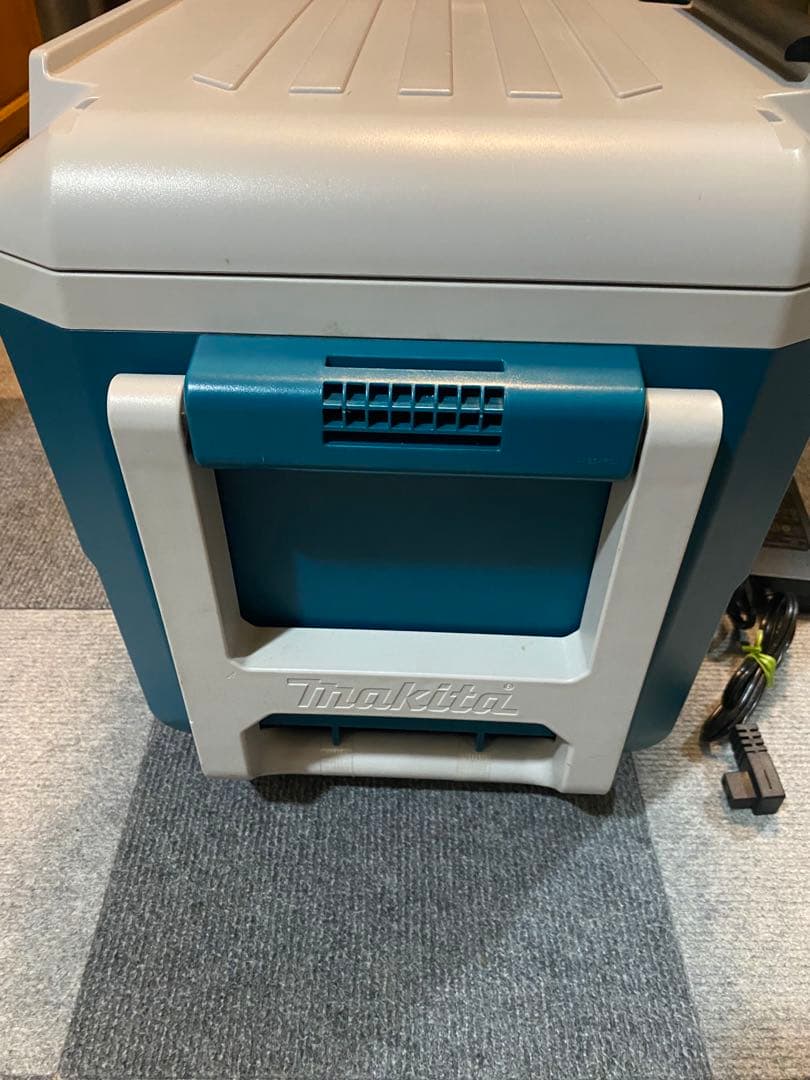 Makita 保冷温庫 CW180D