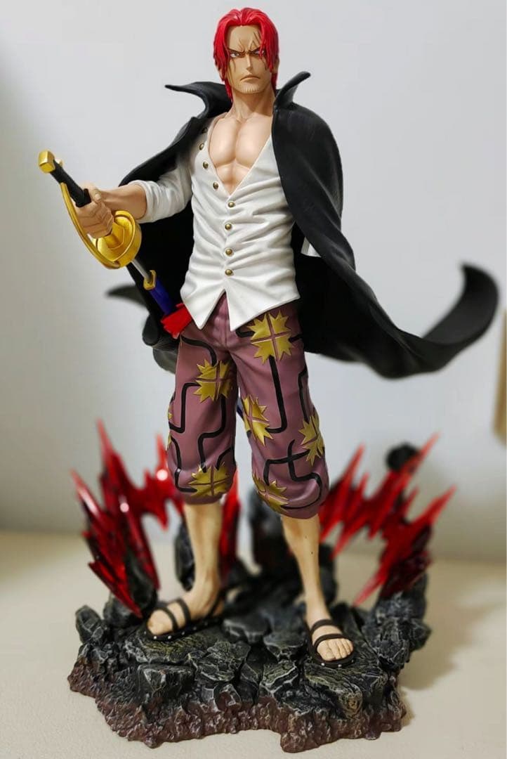 ワンピースシャンクス海外フィギュア