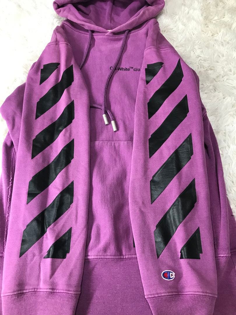 【値下げ対応可能‼️】 Off-White × champion パーカー XS