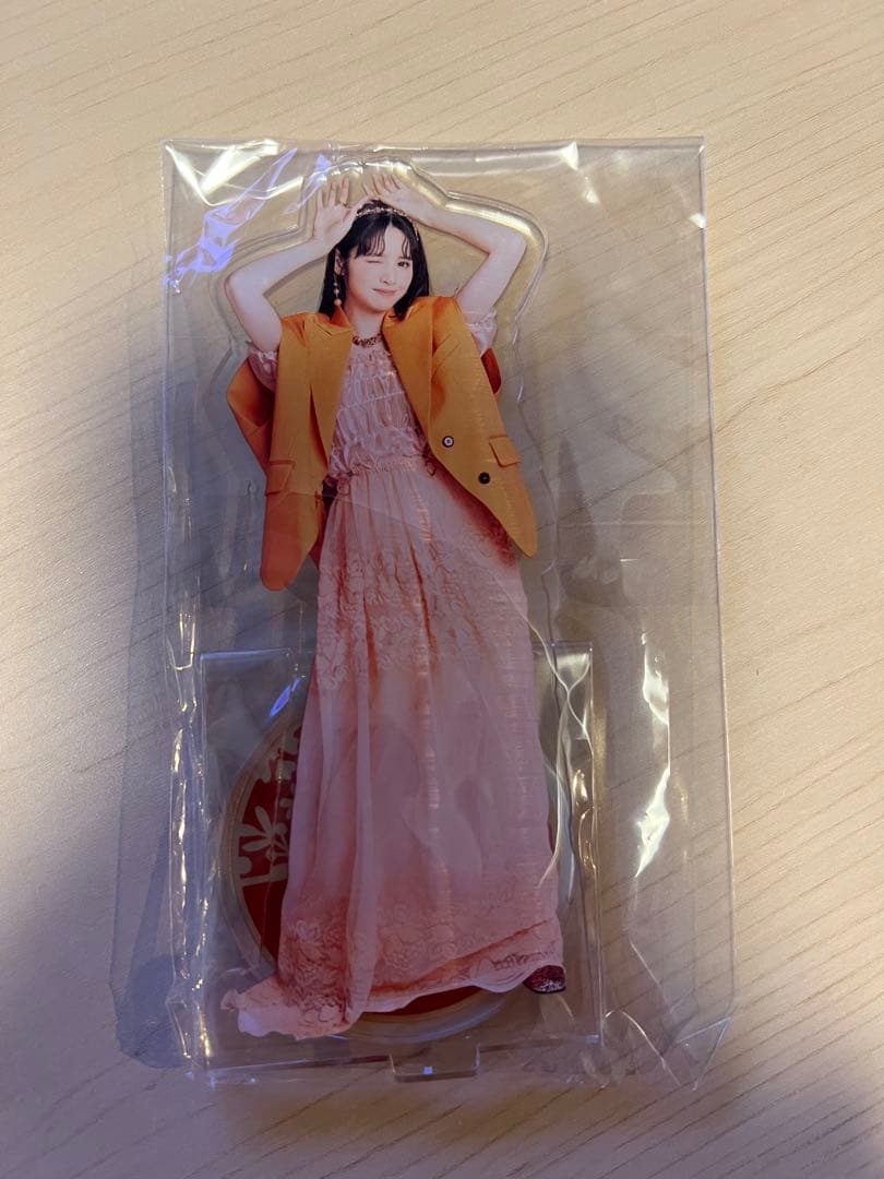 FRUITS ZIPPER 鎮西寿々歌　アクリルスタンド