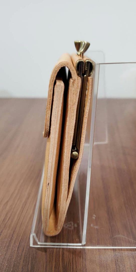 新品未使用】イルビゾンテ 二つ折り がま口 財布 ヌメ ナチュラル 牛革