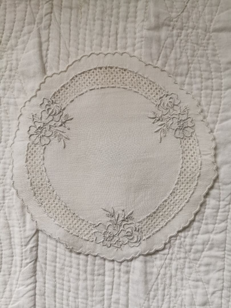 アンティーク桜刺繍ドイリー シュバルム透かしローズステッチ マディラ