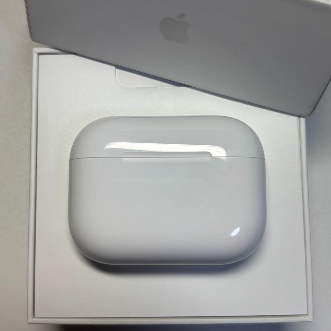 Apple AirPods Pro 第3世代 充電ケース A3122 極美品 - メルカリ