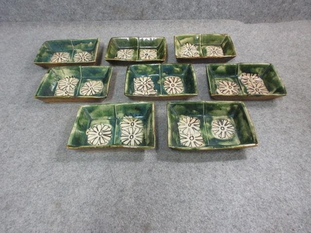 織部焼菊図角皿 8枚 [B24551]