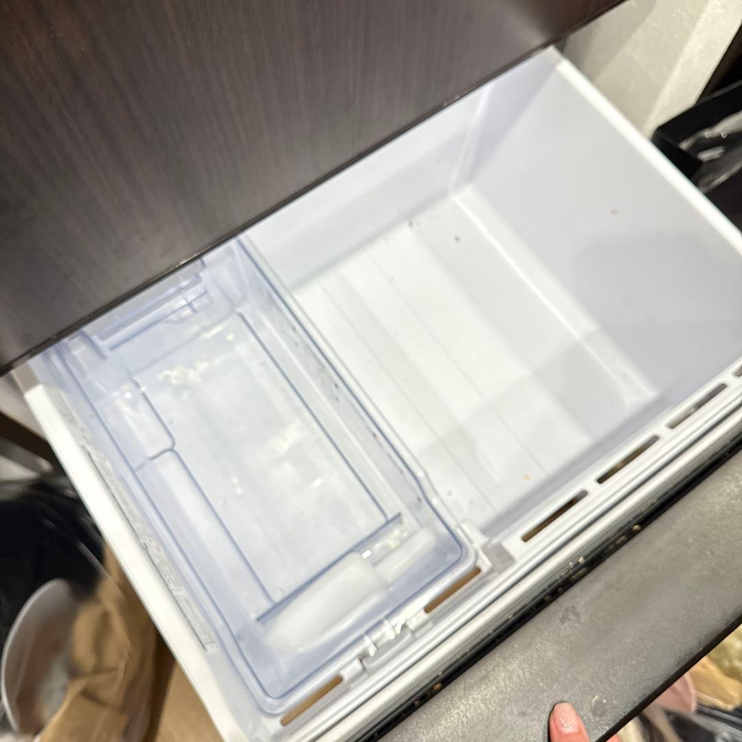 冷蔵庫　aqrsv24k 2021年製造