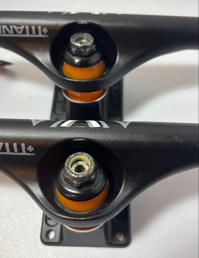 レア Independent Titanium 159 スケートボードトラック