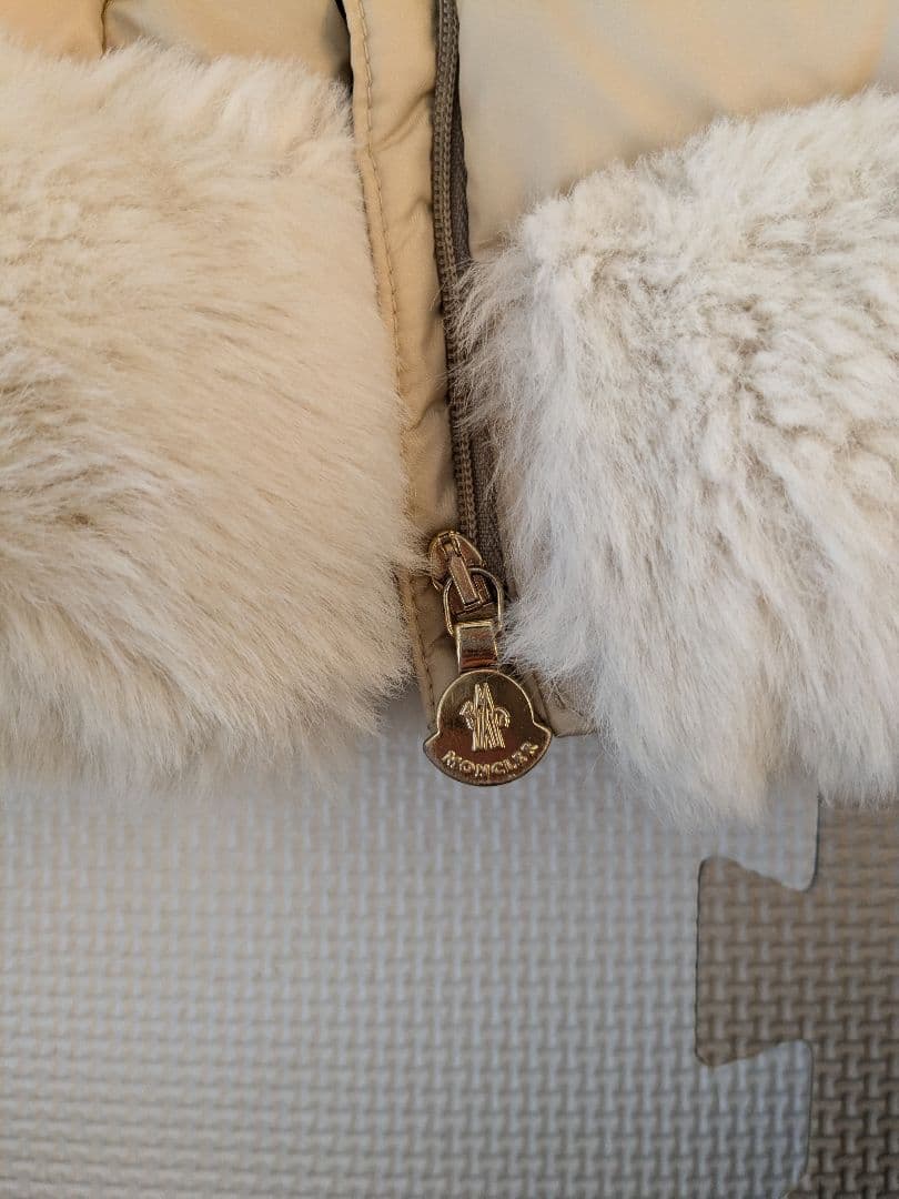 【美品】モンクレール　ダウン女の子