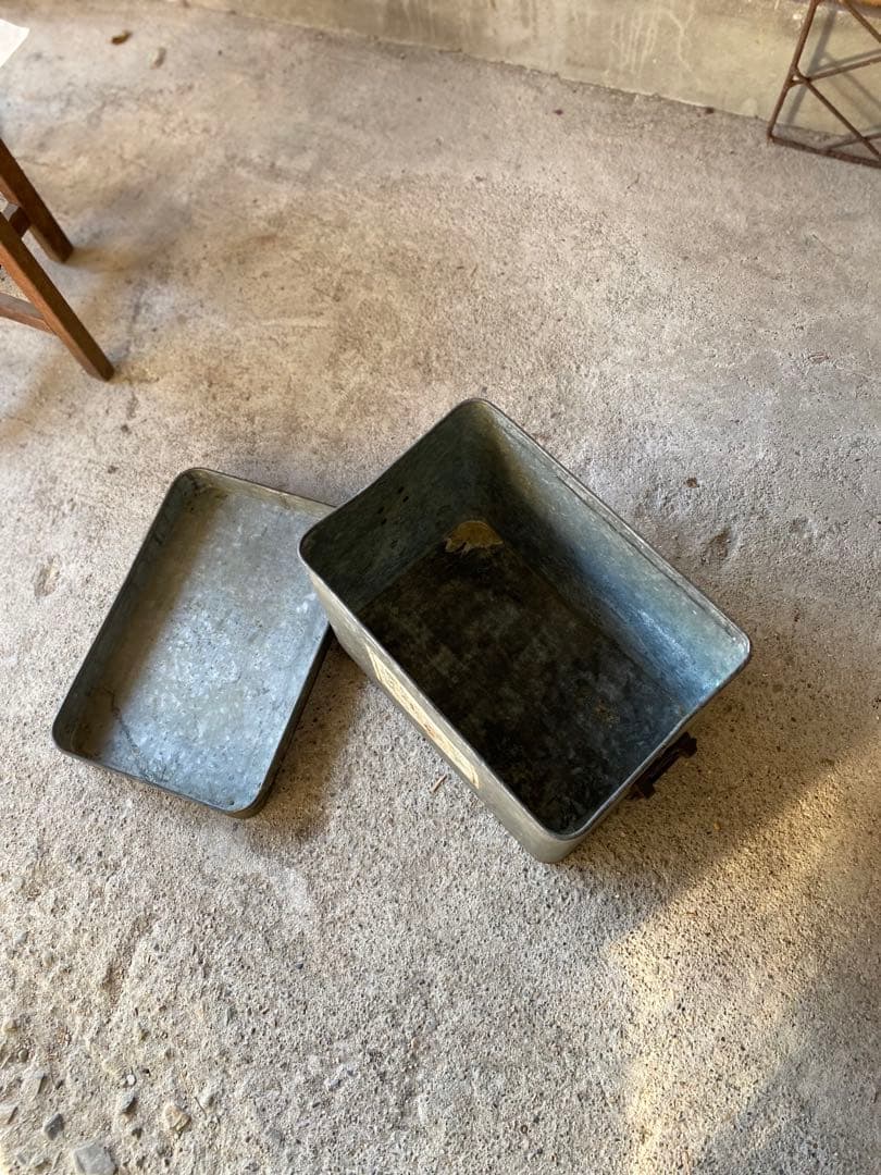 古道具 戦前 金具が珍しいブリキ缶