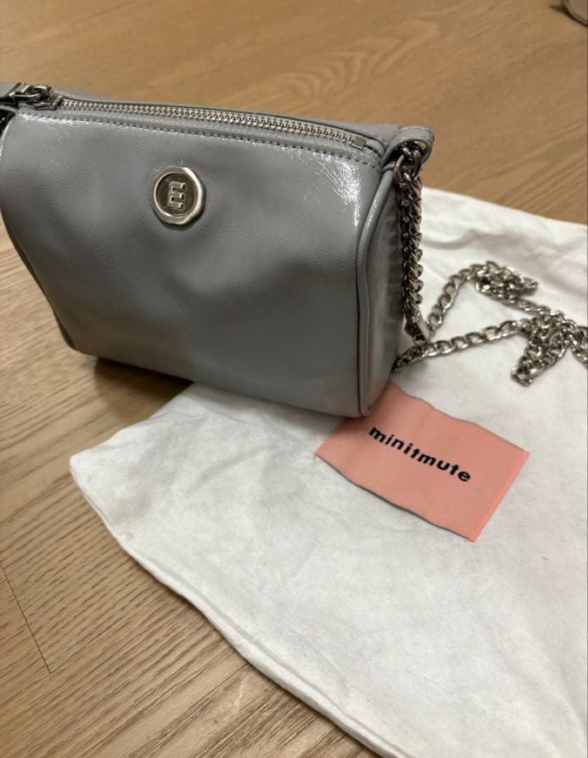 minimute グレー ショルダーバッグ