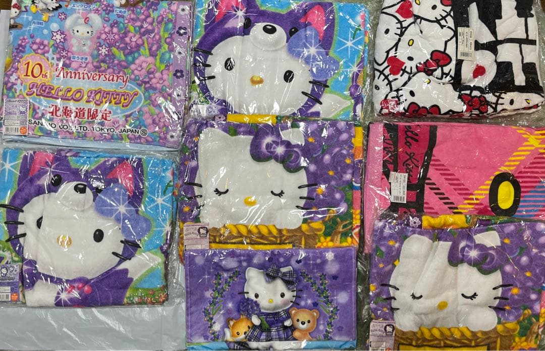 ①ご当地 限定 レア 新品未使用 ハローキティ バスタオルハンカチ サンリオ