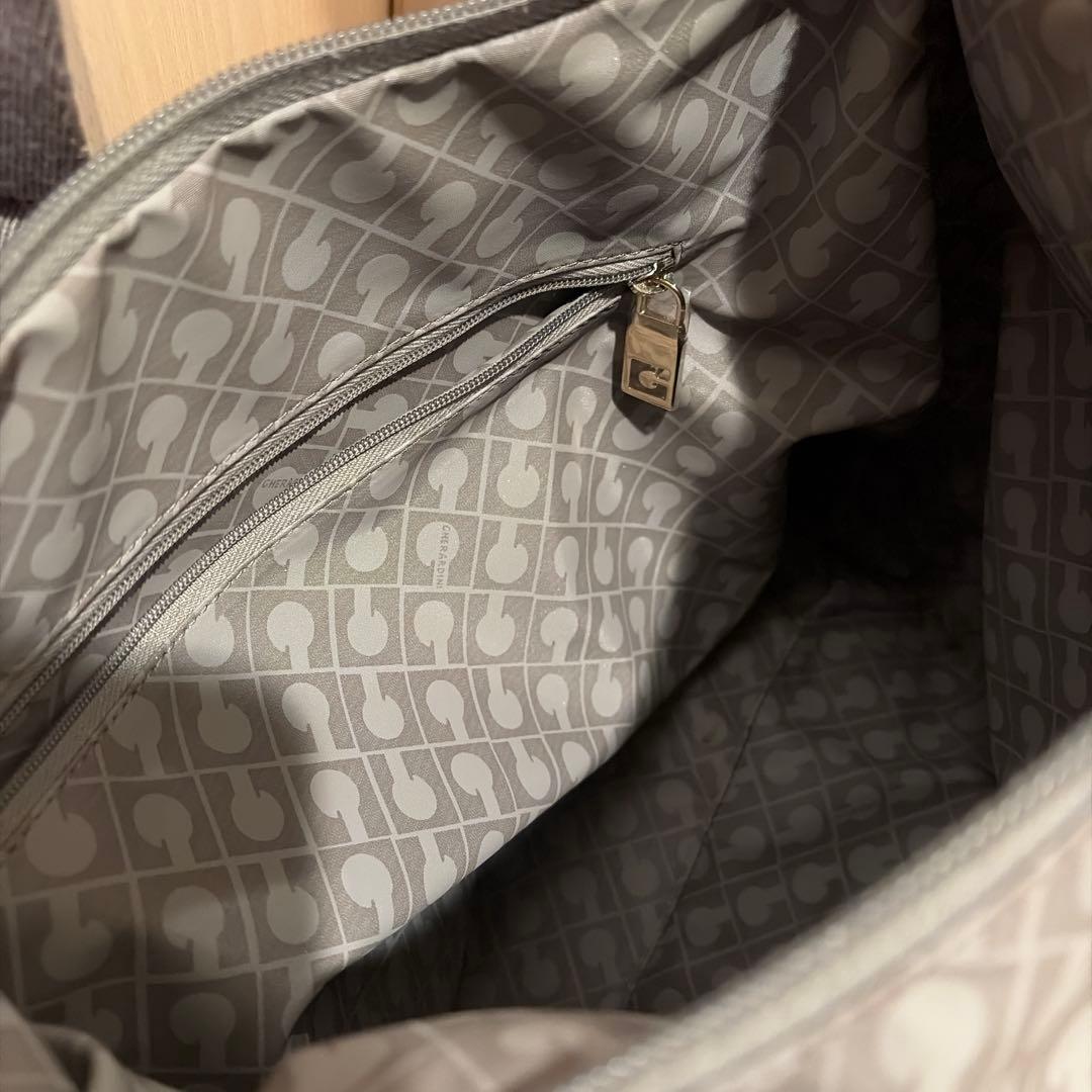 ゲラルディーニ　グレー ショルダーバッグ