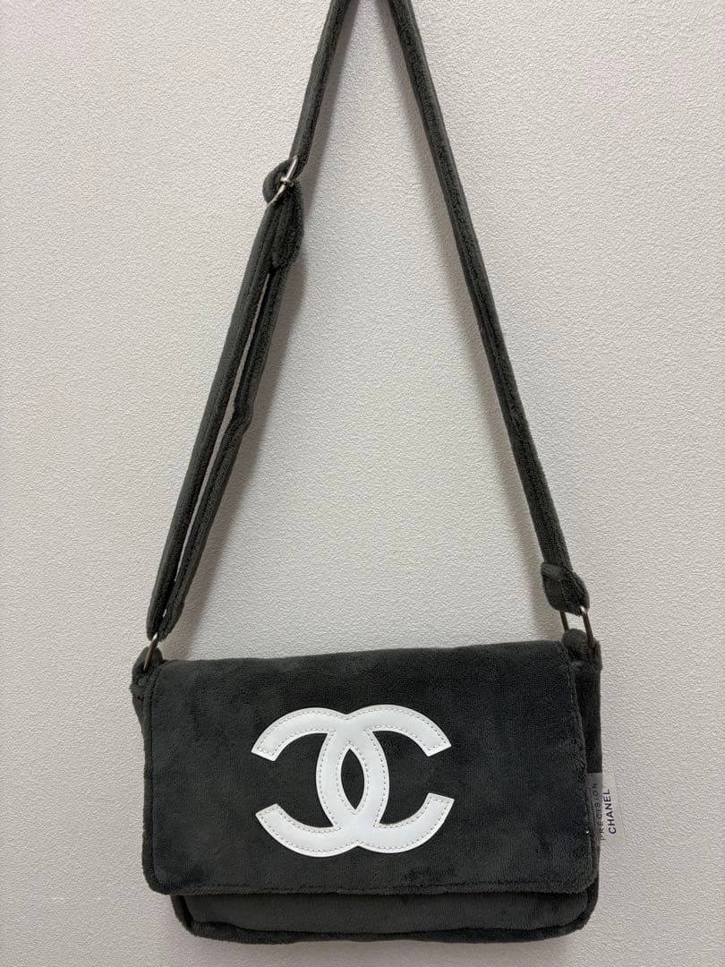 CHANEL グレー スエード ショルダーバッグ ノベルティ