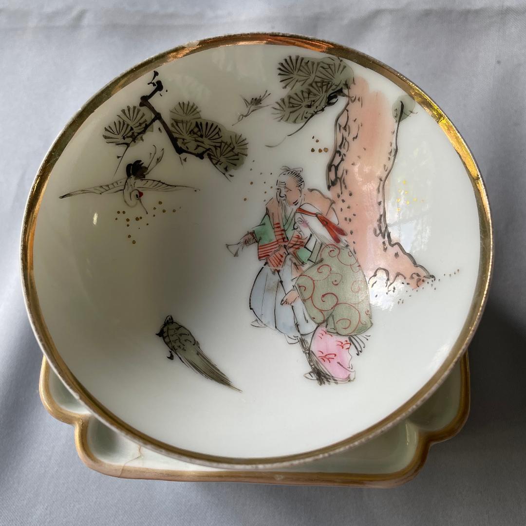 京の骨董品です！少し大きめ 四角の盃台 金彩 染付 長寿盃