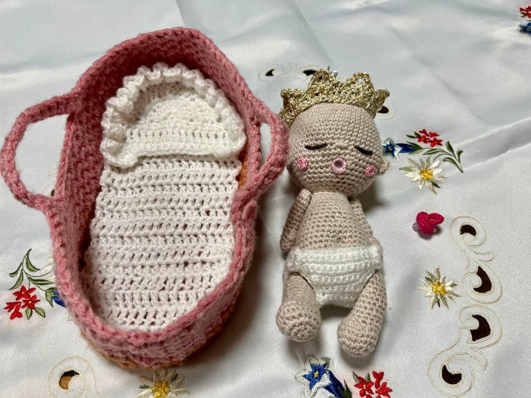 あみぐるみ 赤ちゃん( 出産祝い ベビークラウン ニューボーンフォト )