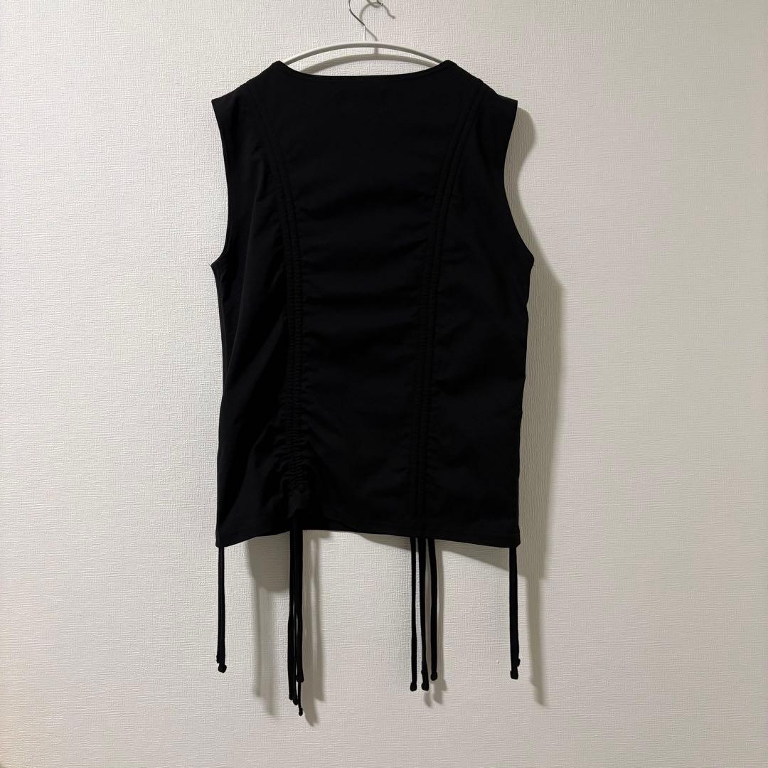 GRANCY】シャーリングデザインラインストーングラフィックノースリーブ