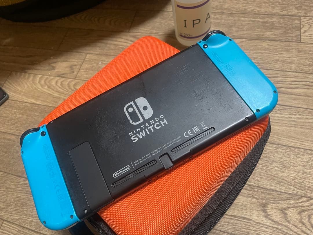 Nintendo switch本体＋Joy-Con