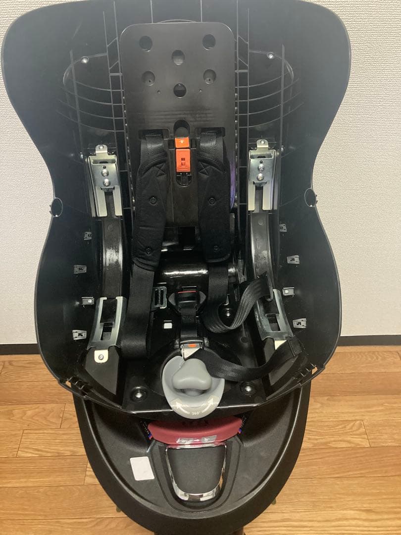 エールベベ⭐️【最高位】クルット4s グランス　チャイルドシートプラチナブラック