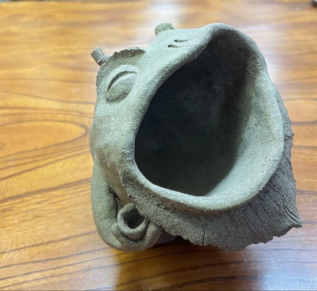 村長カエルの置き香炉 カエルの陶器