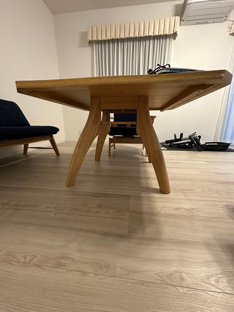 ※11/20までの掲載　テーブルとチェア2脚と2人掛けベンチのセット※引取希望