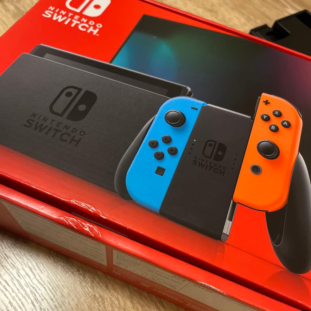 Nintendo Switch 本体 周辺機器付き（ジョイコンに不備あり）